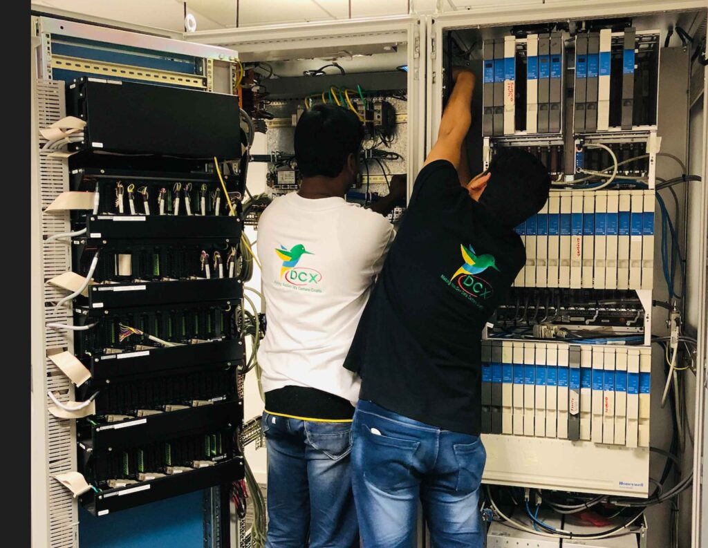 DCX Power Team performing data center power expansion for cloud migration and upgrade