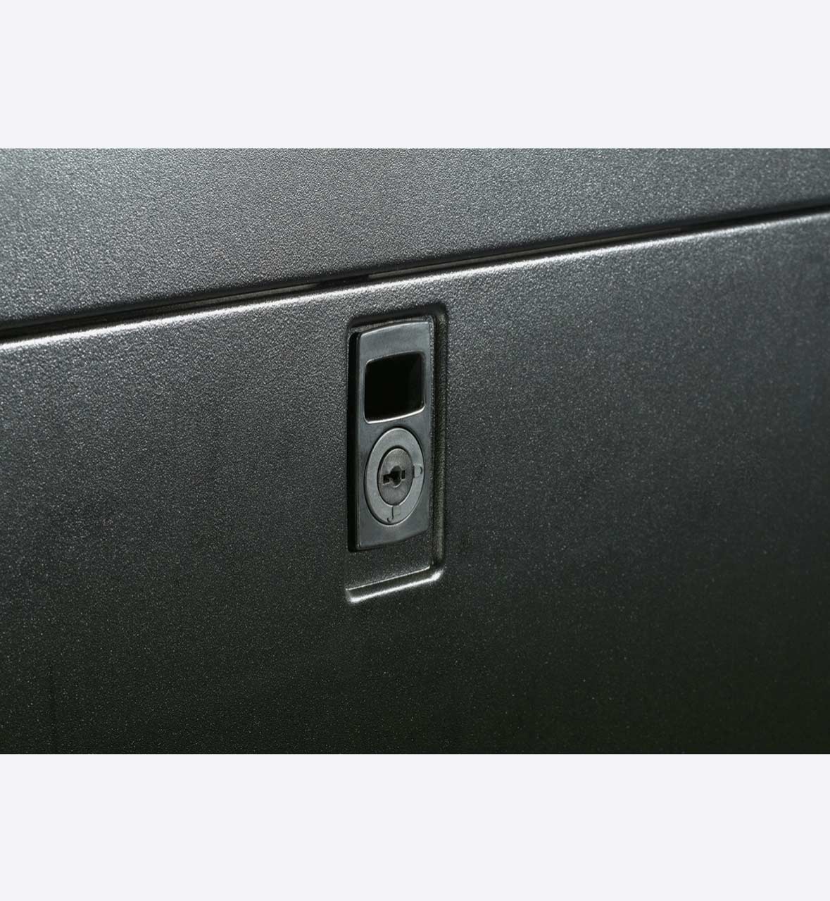 APC NetShelter SX, Server Rack Enclosure, 42U, Black, 1991H X 750W - Image 8