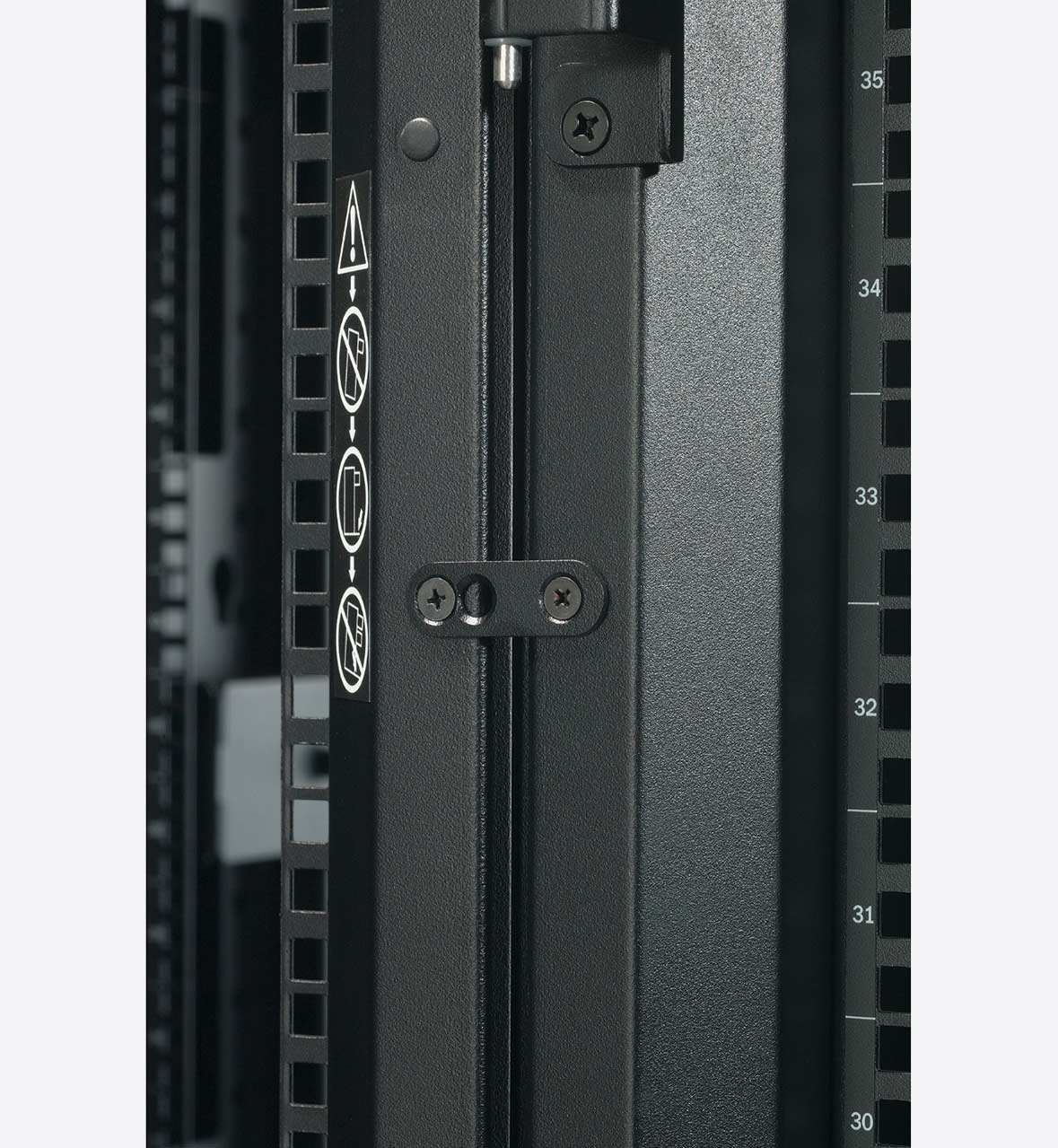 APC NetShelter SX, Server Rack Enclosure, 42U, Black, 1991H X 600W - Image 9